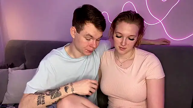 Snapshot of julielourens chatting on 3, 10, 2025 julielourens online show from 3, 10, 2025