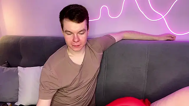 Snapshot of julielourens chatting on 18, 10, 2025 julielourens online show from 18, 10, 2025