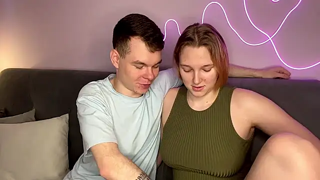 Snapshot of julielourens chatting on 9, 11, 2025 julielourens online show from 9, 11, 2025