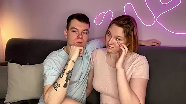 Snapshot of julielourens chatting on 14, 11, 2025 julielourens online show from 14, 11, 2025