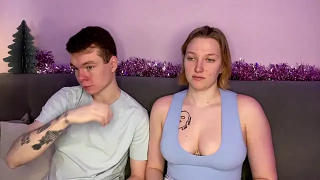 Snapshot of julielourens chatting on 14, 12, 2025 julielourens online show from 14, 12, 2025