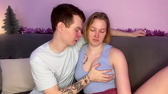 Snapshot of julielourens chatting on 21, 12, 2025 julielourens online show from 21, 12, 2025