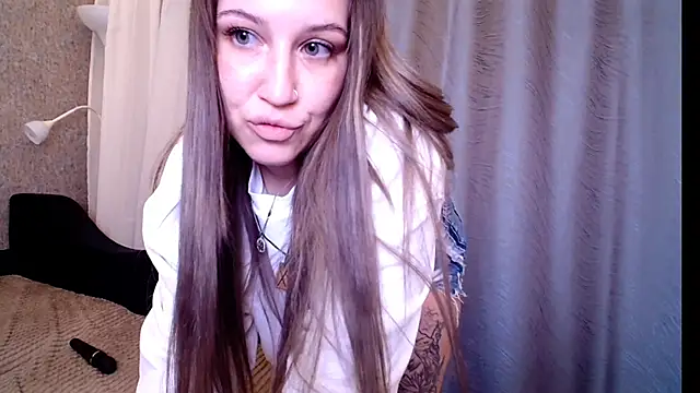 Snapshot of CherryZlata chatting on 30, 11, 2025 CherryZlata online show from 30, 11, 2025
