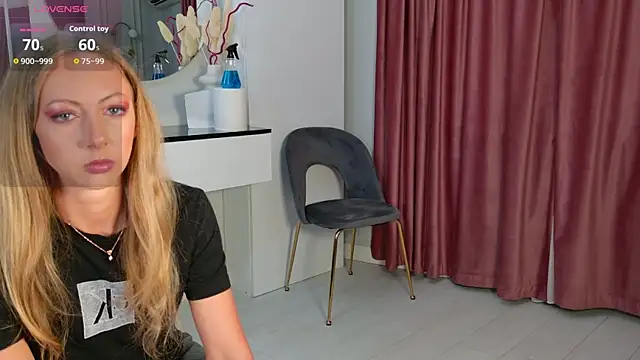 SiennaPierce online show from 15, 7, 2026