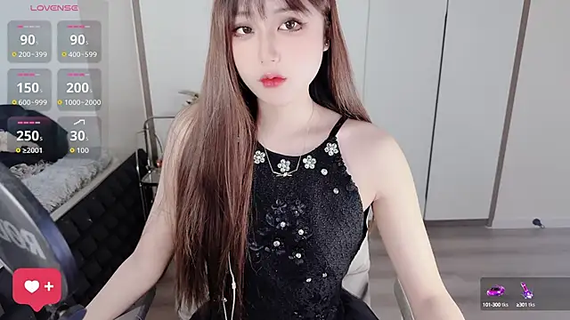 Snapshot of OwQoll chatting on 12, 9, 2025 OwQoll online show from 12, 9, 2025