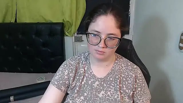 KrystalAdams online show from 18, 4, 2026