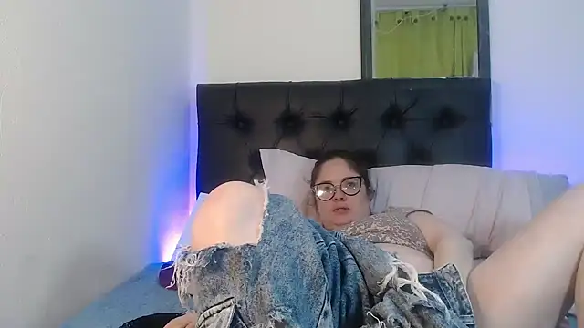 KrystalAdams online show from 21, 7, 2026