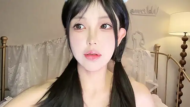 Snapshot of kiraa-0051 chatting on 2, 10, 2025 kiraa-0051 online show from 2, 10, 2025