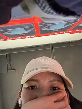 Ninazhang online show from 27, 4, 2026