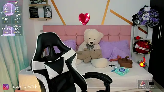Luna blackk online show from 20, 6, 2026