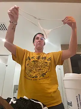 Snapshot of sweetsirenn chatting on 8, 11, 2025 sweetsirenn online show from 8, 11, 2025