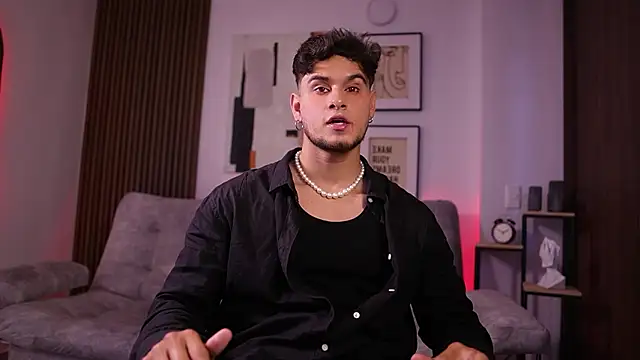 Snapshot of DaviesBrown chatting on 31, 10, 2025 DaviesBrown online show from 31, 10, 2025