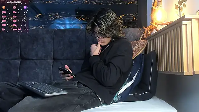 Diamond twink online show from 14, 11, 2025