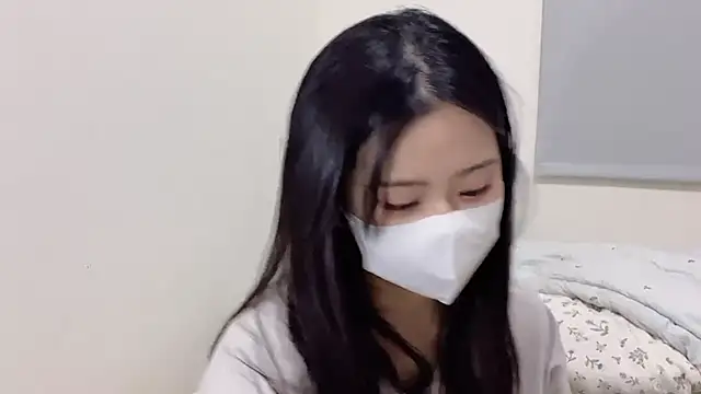 Snapshot of LHeart chatting on 7, 10, 2025 LHeart online show from 7, 10, 2025