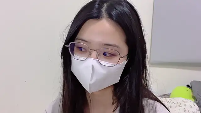 Snapshot of LHeart chatting on 17, 10, 2025 LHeart online show from 17, 10, 2025