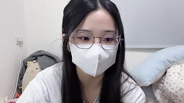 Snapshot of LHeart chatting on 27, 10, 2025 LHeart online show from 27, 10, 2025