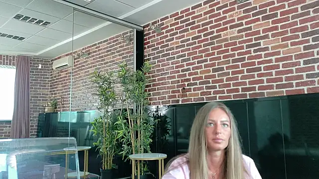 MayaHellen online show from 1, 5, 2026
