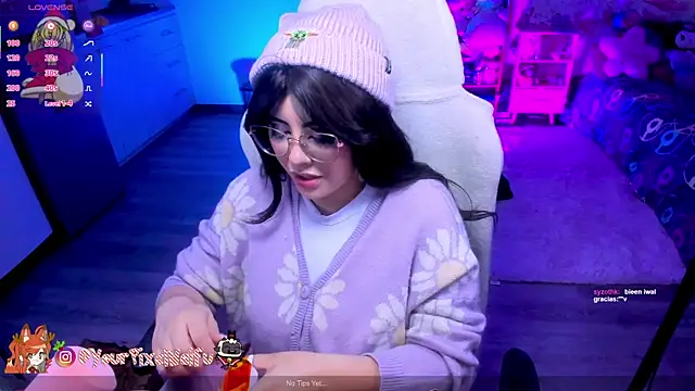 Snapshot of AlyssaRomanova chatting on 18, 12, 2025 AlyssaRomanova online show from 18, 12, 2025