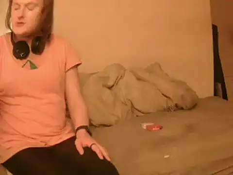 avamaxwell online show from 4, 10, 2025