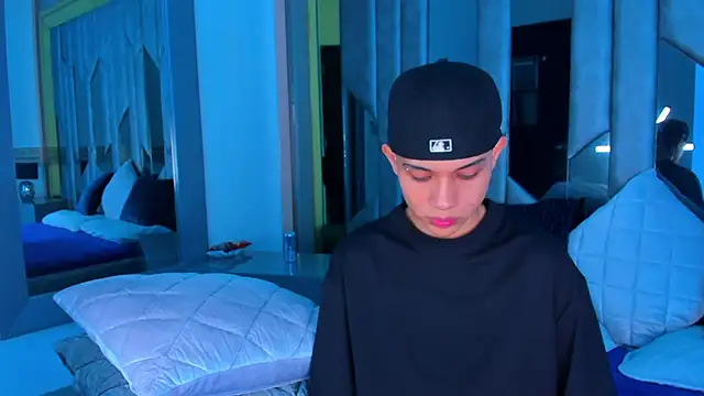 Sebax Young online show from 16, 9, 2025