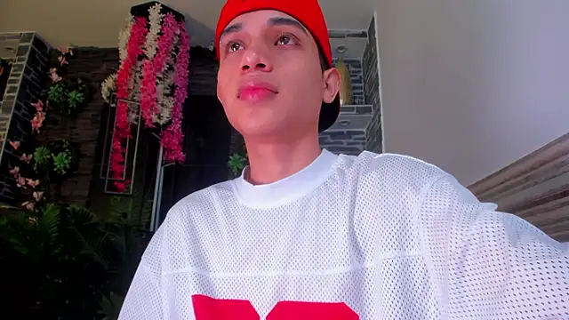 Sebax Young online show from 19, 4, 2026