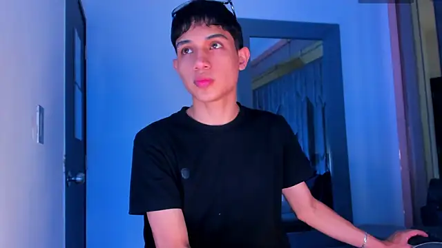 Sebax Young online show from 29, 4, 2026