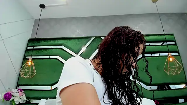 ThaliaCross online show from 2, 10, 2025