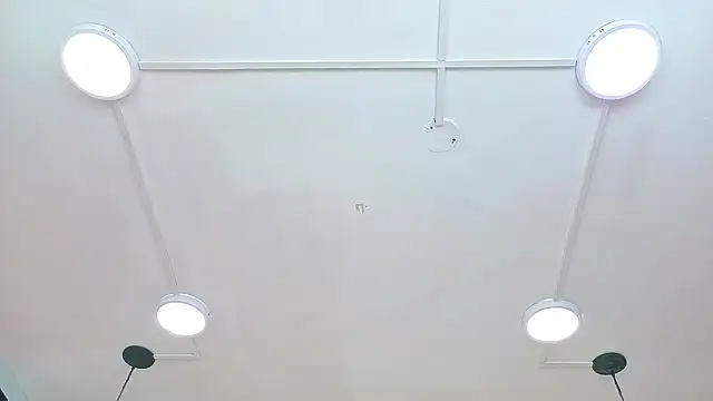 ThaliaCross online show from 16, 12, 2025