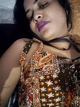 cute radhikaa online show from 5, 6, 2026
