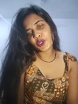 cute radhikaa online show from 10, 6, 2026