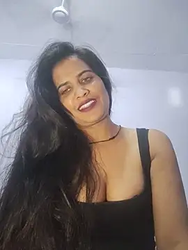 cute radhikaa online show from 12, 6, 2026