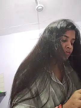 cute radhikaa online show from 17, 7, 2026