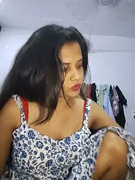 cute radhikaa online show from 22, 7, 2026