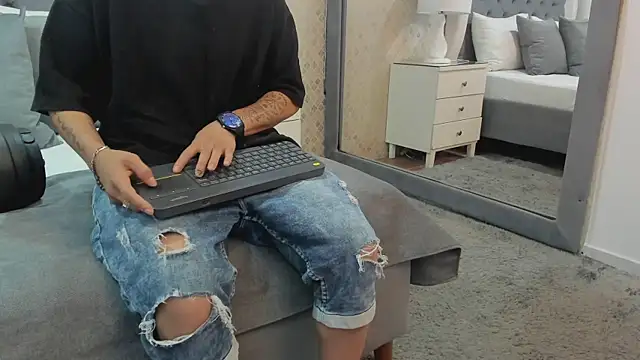 ZoeKrug online show from 14, 9, 2025