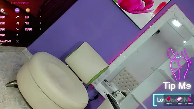 Snapshot of Valentina_Horny777 chatting on 10, 10, 2025 Valentina Horny777 online show from 10, 10, 2025