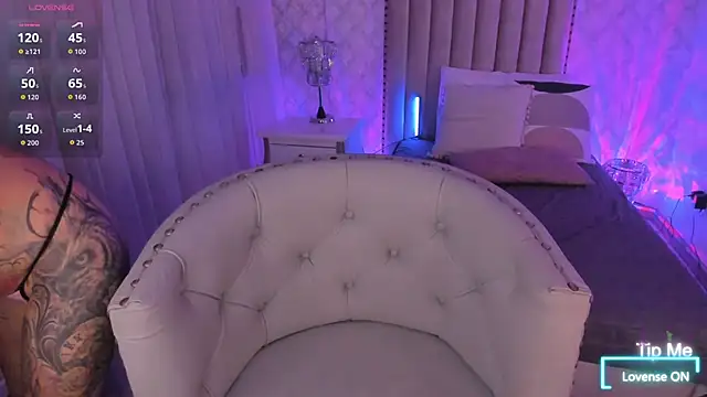 Snapshot of Yourwishisme_val chatting on 18, 11, 2025 Yourwishisme val online show from 18, 11, 2025