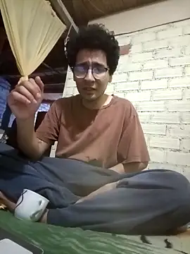 LecheDeSoya666 online show from 17, 12, 2025