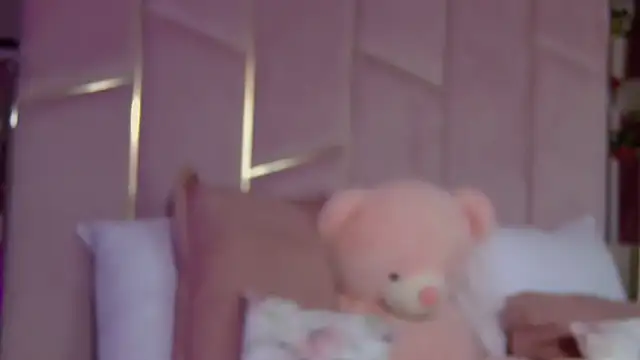 LucyLextonX online show from 27, 4, 2026