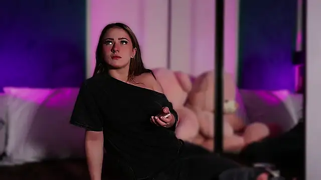 LucyLextonX online show from 13, 6, 2026