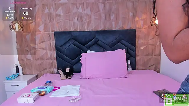 Gia Scott online show from 4, 12, 2025