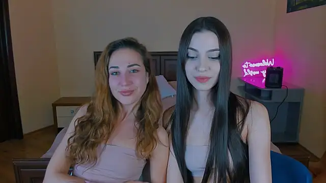 Snapshot of elza_rose chatting on 18, 3, 2026 elza rose online show from 18, 3, 2026