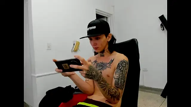 StraightBoy Nick online show from 20, 4, 2026