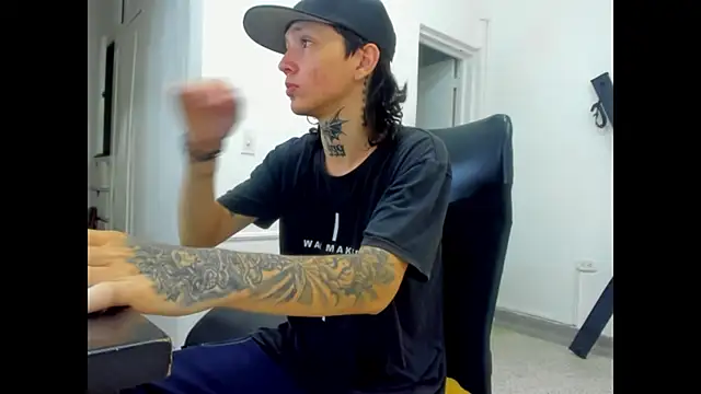 StraightBoy Nick online show from 22, 4, 2026