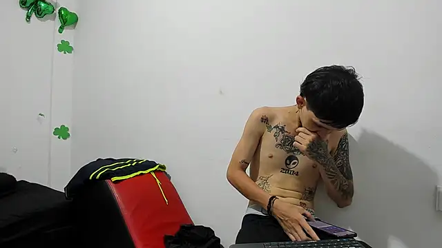 StraightBoy Nick online show from 26, 4, 2026