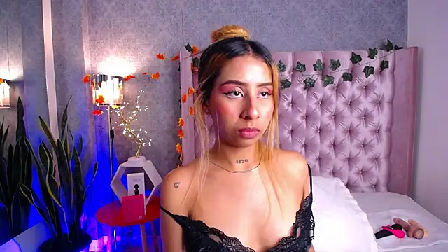 laila stilwiills online show from 5, 12, 2025