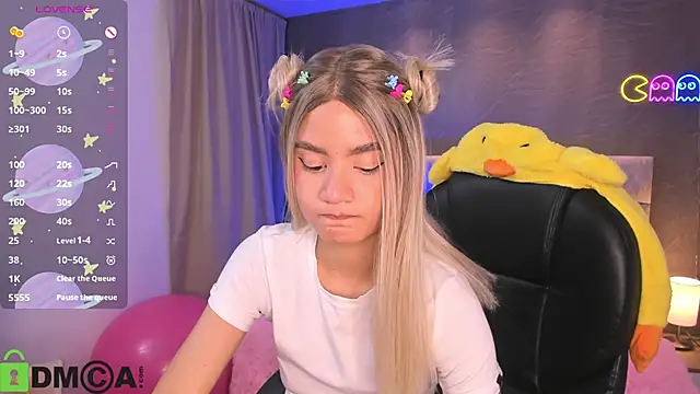 Snapshot of Arinextdoor chatting on 8, 9, 2025 Arinextdoor online show from 8, 9, 2025