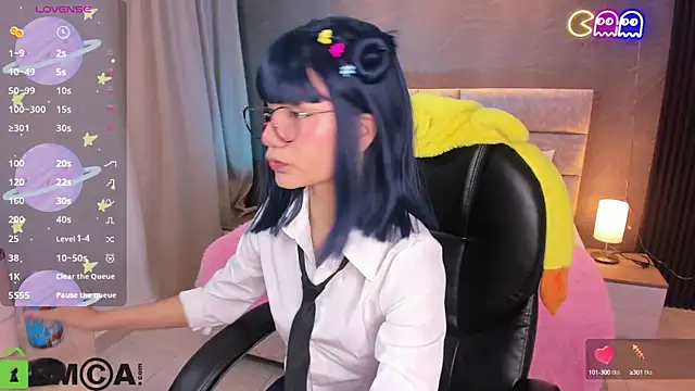 Snapshot of Arinextdoor chatting on 11, 9, 2025 Arinextdoor online show from 11, 9, 2025