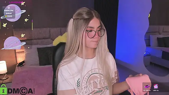 Snapshot of Arinextdoor chatting on 20, 11, 2025 Arinextdoor online show from 20, 11, 2025