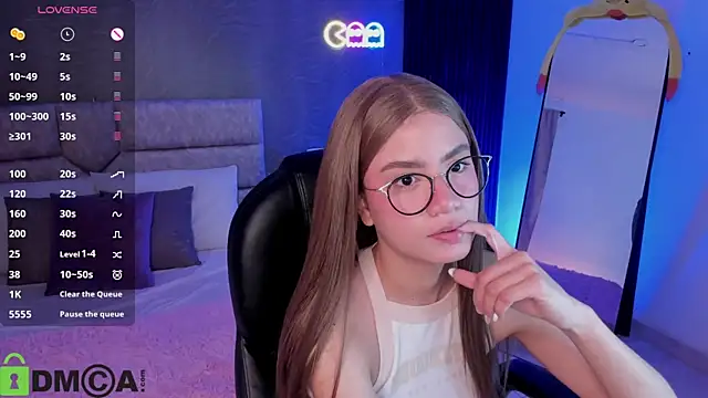 Snapshot of Arinextdoor chatting on 7, 1, 2026 Arinextdoor online show from 7, 1, 2026