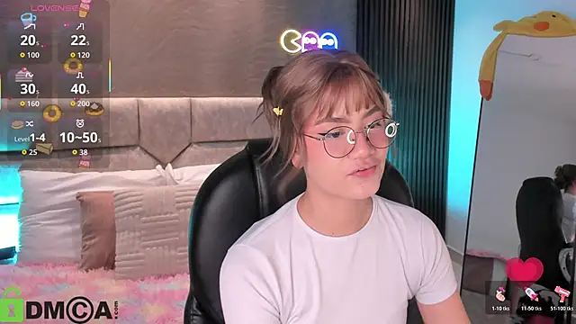 Snapshot of Arinextdoor chatting on 9, 3, 2026 Arinextdoor online show from 9, 3, 2026